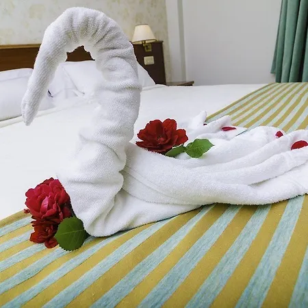 Ξενοδοχείο με διαμερίσματα & Cons Da Garda