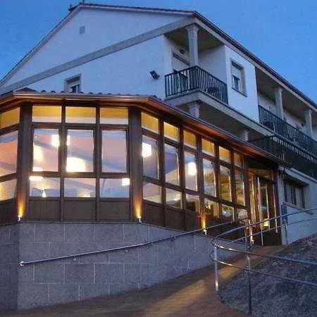 Ξενοδοχείο με διαμερίσματα & Cons Da Garda